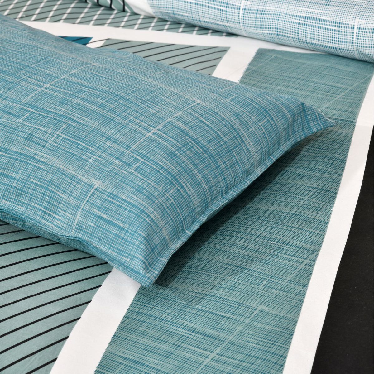 Ocean Blue Stripe King Size Bedsheet 100x108 Inch