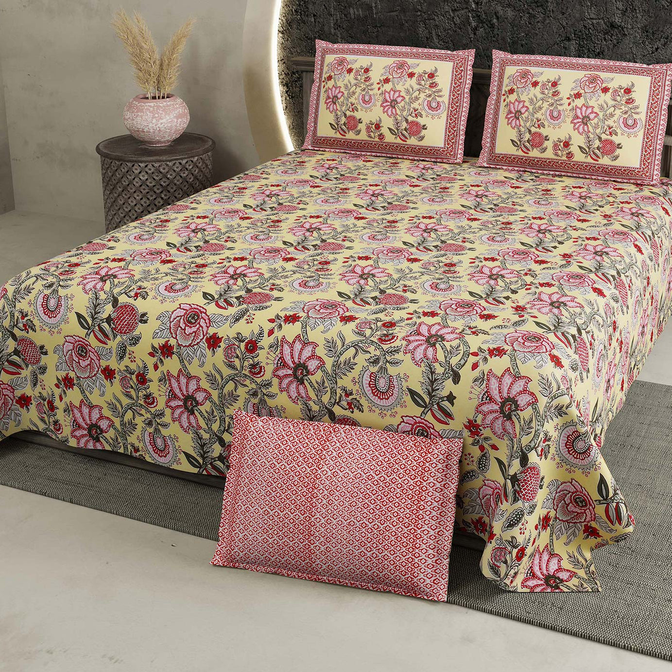 Cream Red Floral Pure Cotton King Size Bedsheet 108x108 Inch