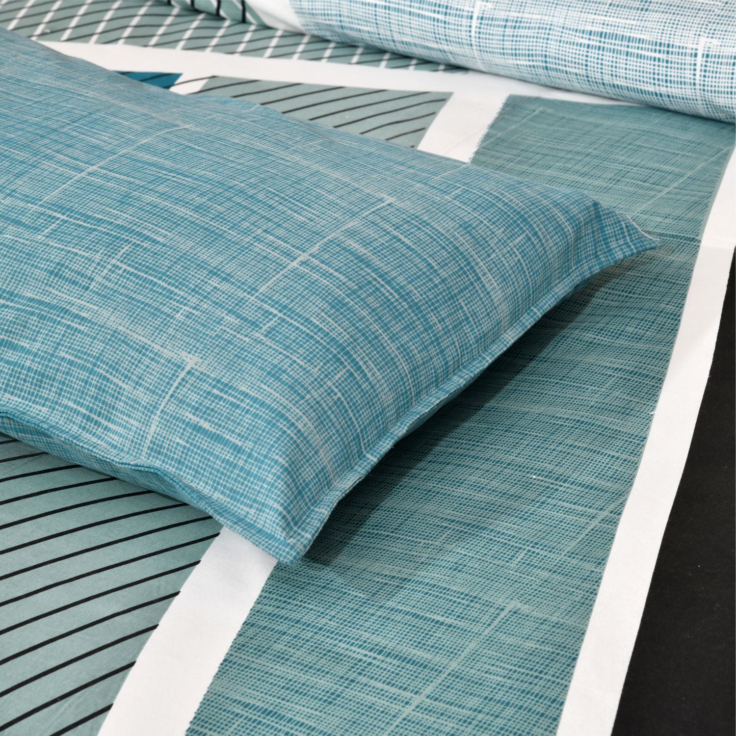 Ocean Blue Stripe King Size Bedsheet 100x108 Inch